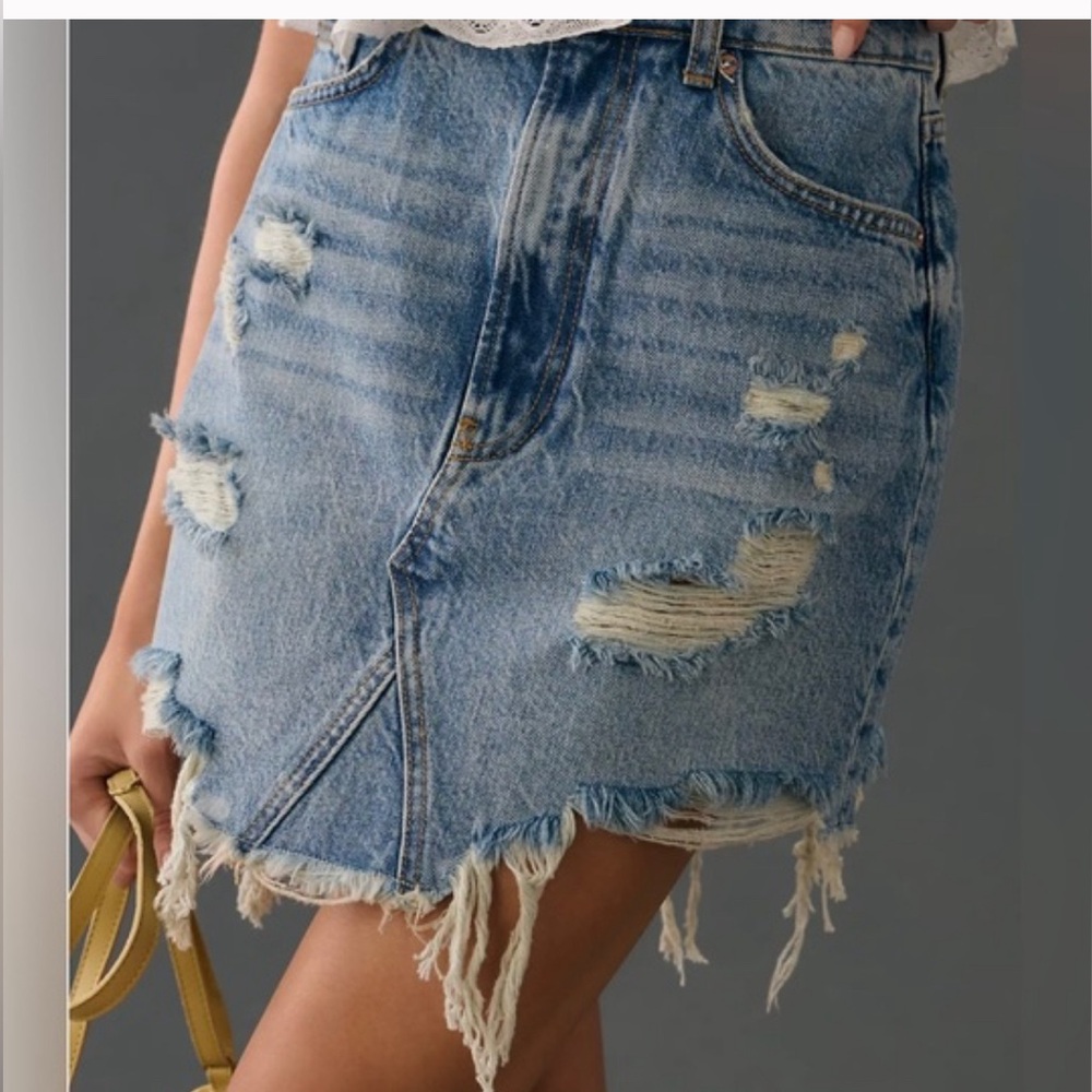 Anthropology Pilcro frayed denim mini skirt size 6